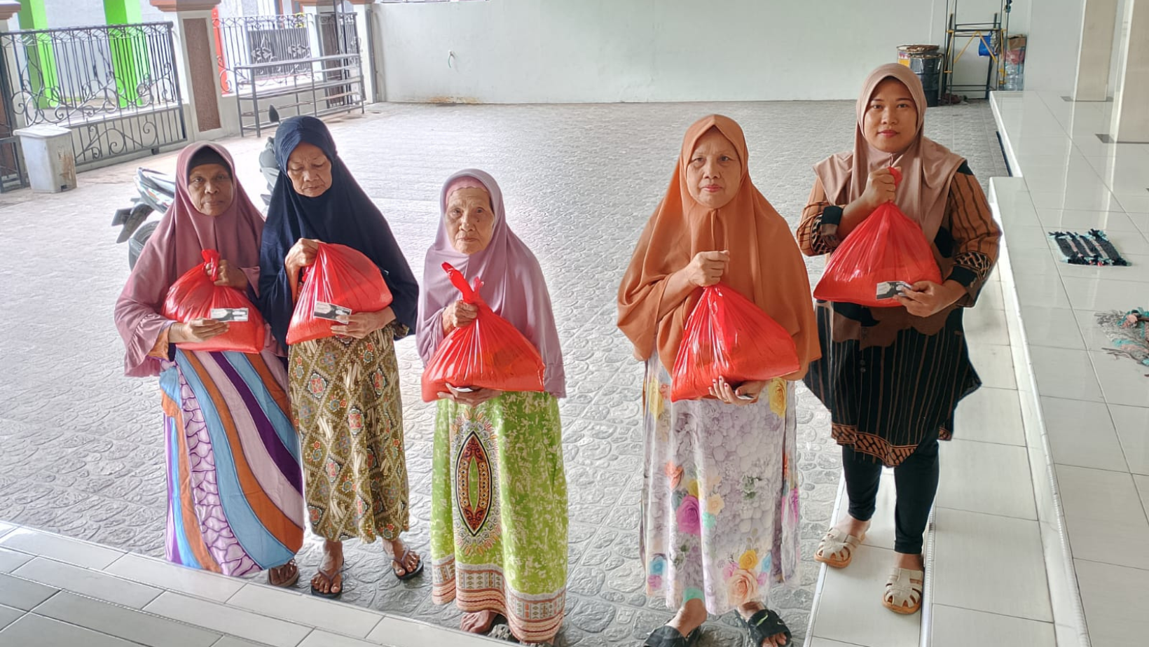 Setiap Bulan, Yasmin Hadir untuk Lansia Dhuafa yang Membutuhkan