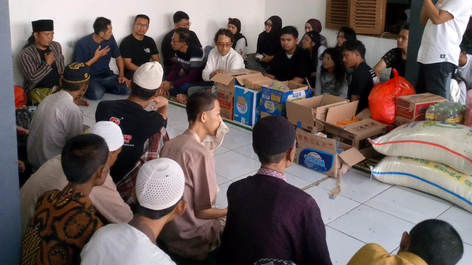 Kunjungan & Penyaluran Bantuan Keluarga Besar Bapak Soesilo dan Akung Urip ke Panti ODGJ Telantar Yayasan AK Yasmin