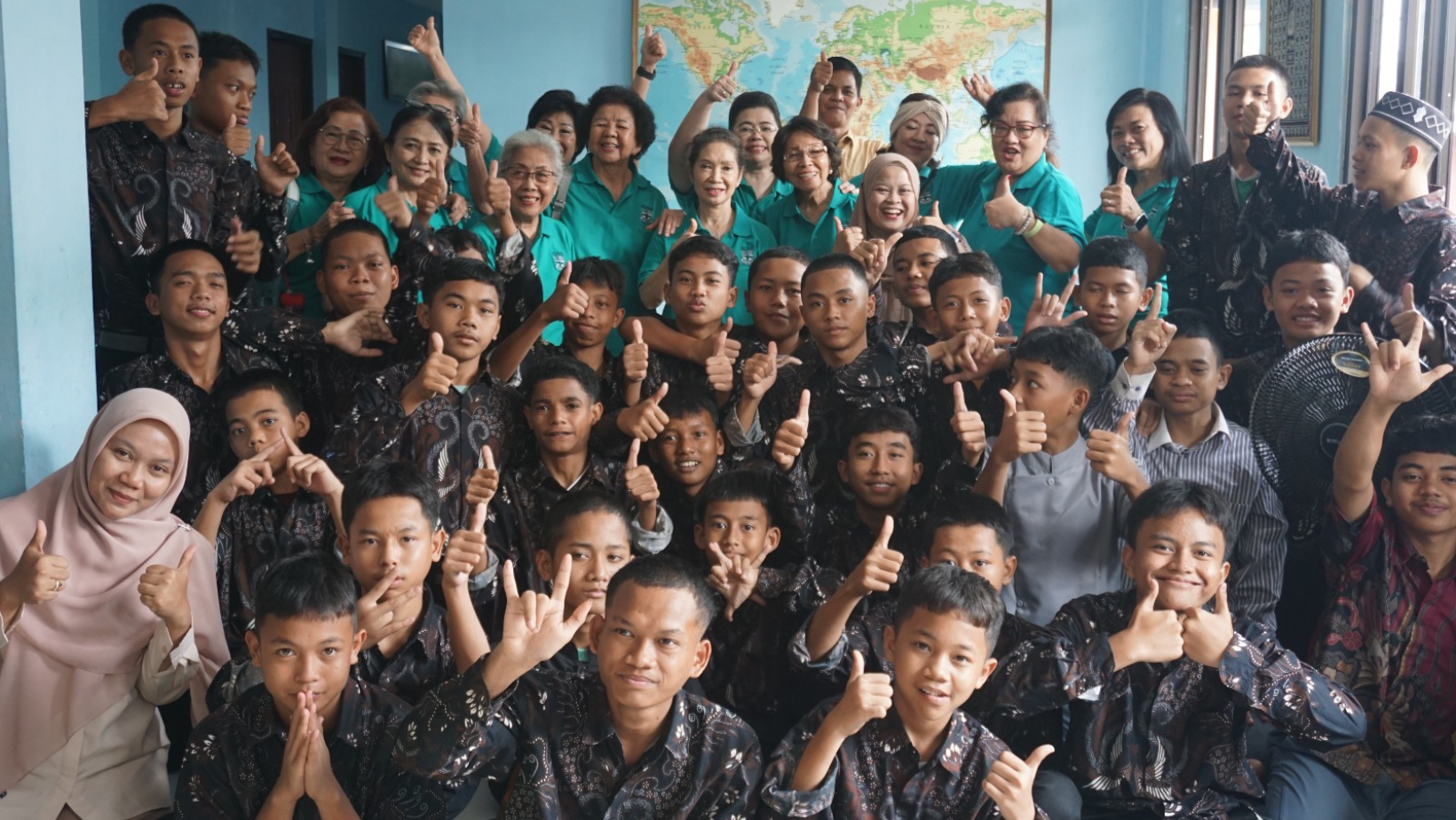 Kunjungan Graha Werdha Aushi ke Sekolah dan Rumah Yatim Yayasan Amal Khair Yasmin