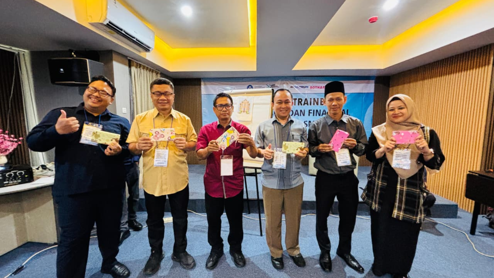 Training of Trainer Literasi Sosial dan Finansial untuk Guru SMK: Membangun Generasi Siap Masa Depan