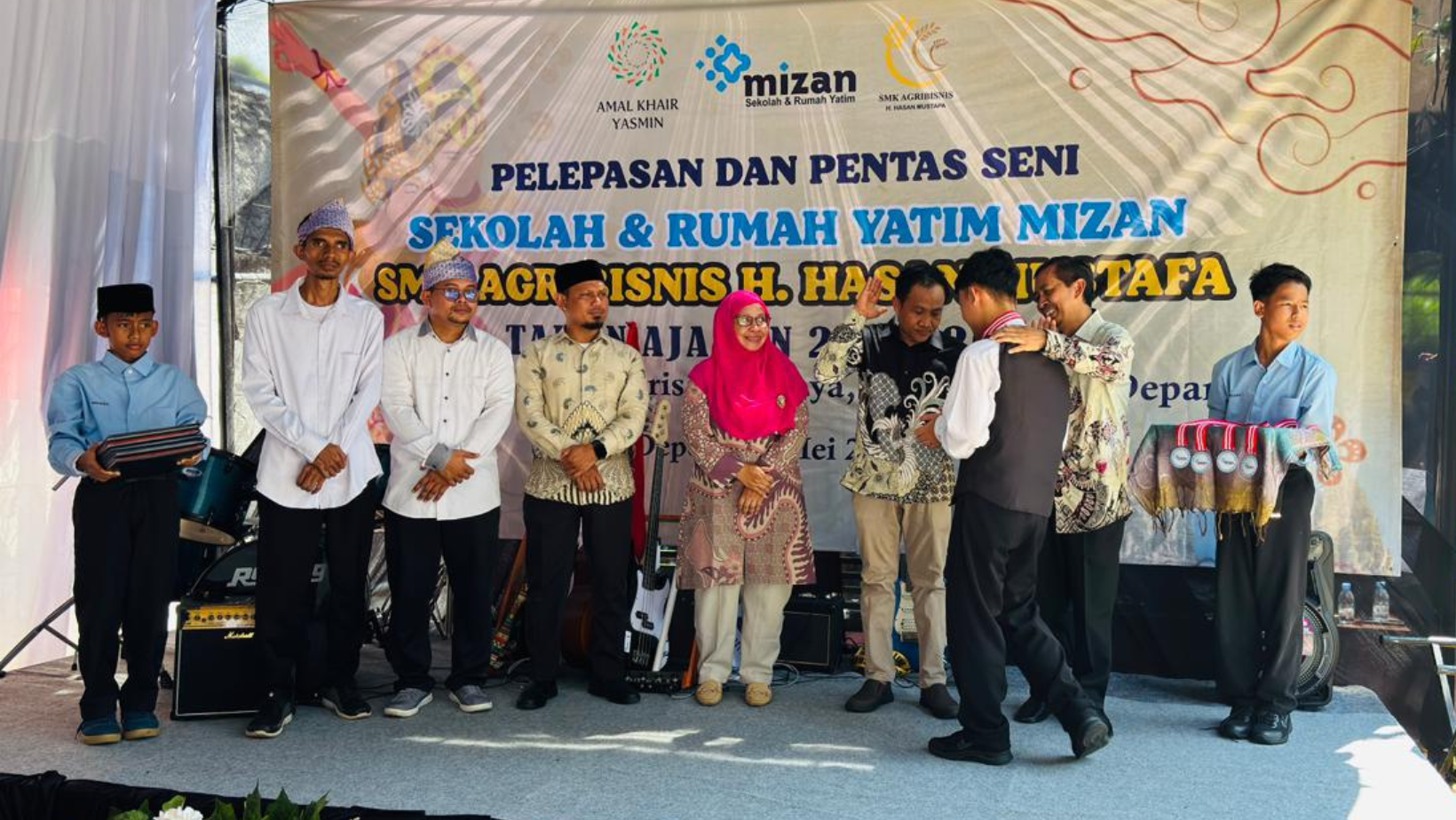 Pelepasan dan Pentas Seni SMP & Rumah Yatim, dan SMK Agribisnis H. Hasan Mustapa